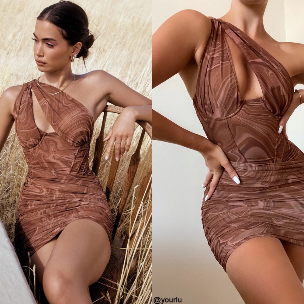 HOUSE OF CB‎ 'Clementine' Swirl Print Cut Out Mini Dress